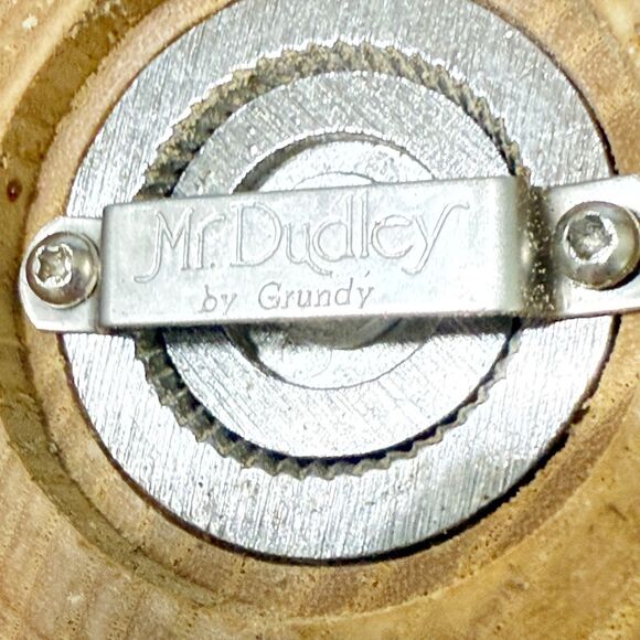 Mr. Dudley Salt Shaker & Pepper Mill Wood Shakers Grinder 5" Tall Home Decor - Picture 7 of 9